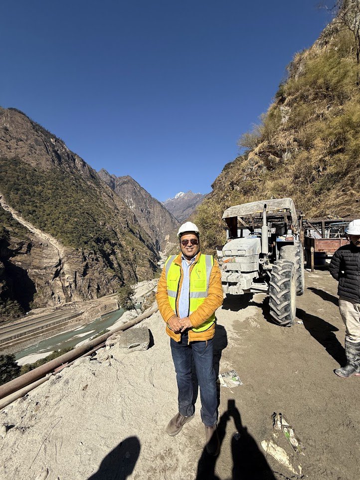 CEO gautam iN upper tamakoshi.jpg