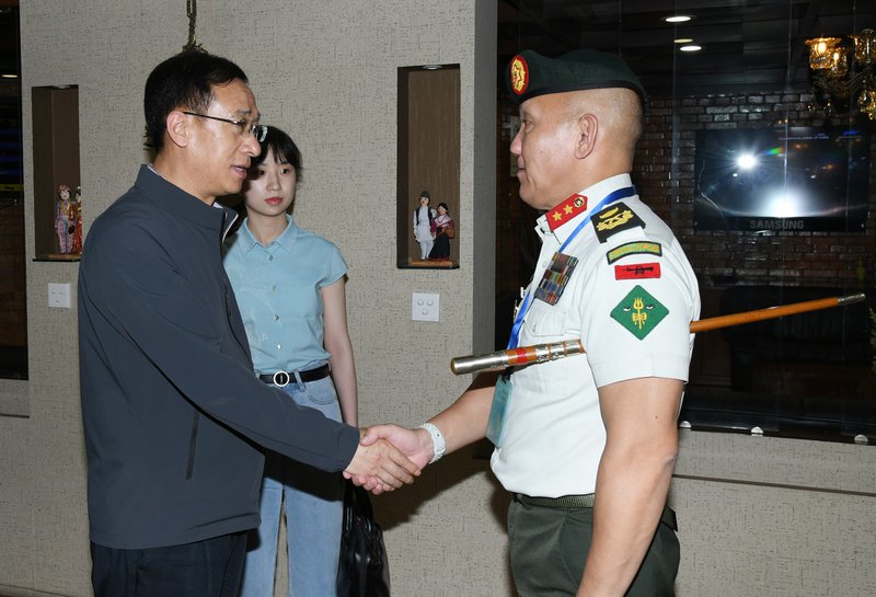 Chinese army delegation 1.jpg