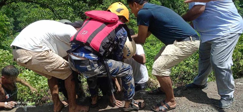 Indian bus accident 2.jpg