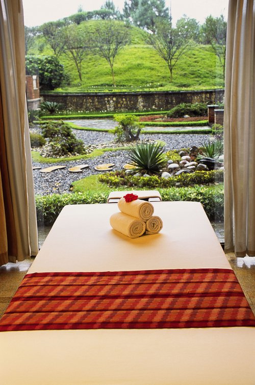 KATHM_P022_Massage_Table_and_Window.jpg