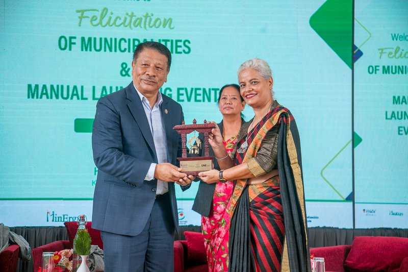 Menergy award Usha Manandhar.jpg