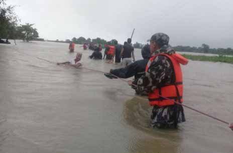 Nepal Army rescue 3.jpg