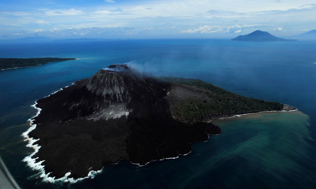 281 People Died And 1,016 Injuring In Tidal Wave Following Eruption Of ...